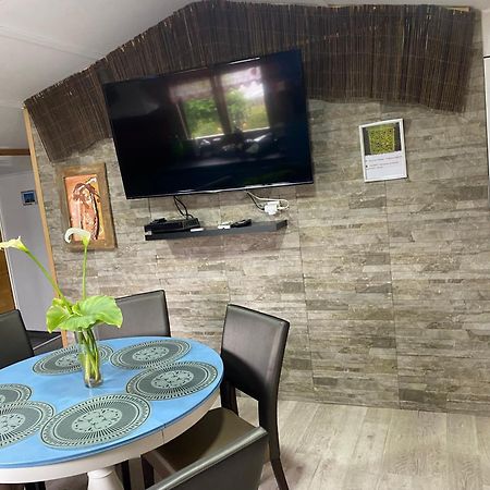 Grand Chalet Tout Equipe 6 Personnes Proche Des Plages Du Debarquement Sommervieu Екстер'єр фото